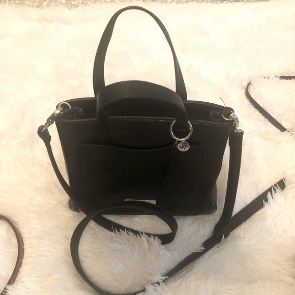 Nine West Handbags - Elegant and beautiful black Nine West bag.